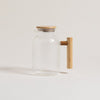 Image of JARRA DE VIDRIO CON MANIJA DE BAMBU 1500 ML