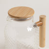 Image of JARRA DE VIDRIO CON MANIJA DE BAMBU 1500 ML