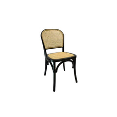 Sillas Thonet de comedor con patas de madera.