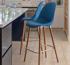 Banqueta Nina Wood Tapizada en Lino azul con Patas de Madera