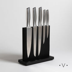 Set por 5 cuchillos con taco imantado plateado