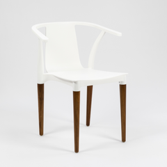 Silla Palta Wood blanco plástica con patas de madera