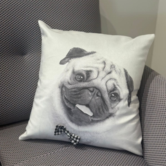 Almohadón velvet con aplique de moño family pug