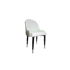 Silla royal tapizada combinando blanco y gris con patas negras y detalles plateados