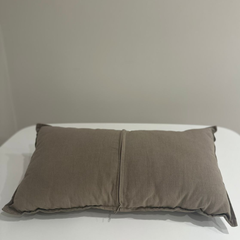 Almohadon caramelo 55x25 liso - Visón