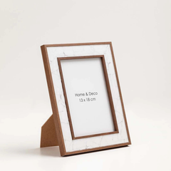 Portarretrato Simil mármol con Marco Dorado.