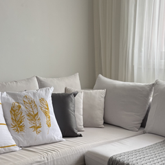 Almohadón estampa 3 plumas - 50x50