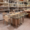 Image of Mesa Harmony con tapa de vidrio templado y patas de madera