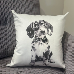 Almohadón velvet con aplique de moño family cachorro salchicha