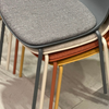Image of Silla de comedor Línea Odense de plástico con almohadón