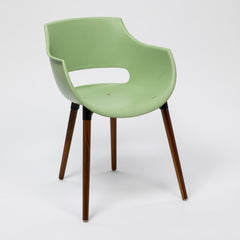 Silla Frida Wood plastico con patas de madera