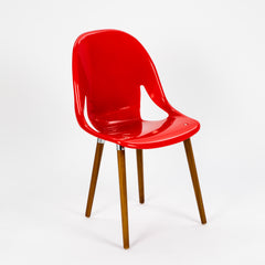 Silla Nina Wood plástica rojo con patas de madera