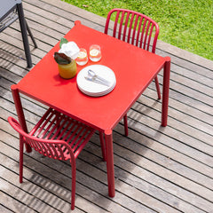 Mesa de comedor cuadrada de chapa