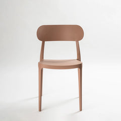 Silla Beijing de plástico apilable.