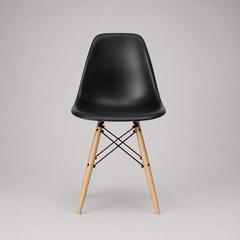 Silla Eames plástica con patas de madera natural - Varios colores