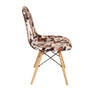 Image of Silla Eames tapizada con patas de madera natural